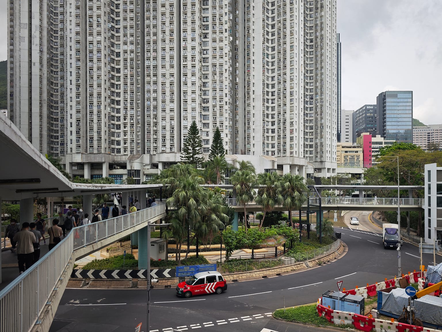 Beyond the Street: Climate, Commerce, and the Evolution of Hong Kong’s Elevated Networks